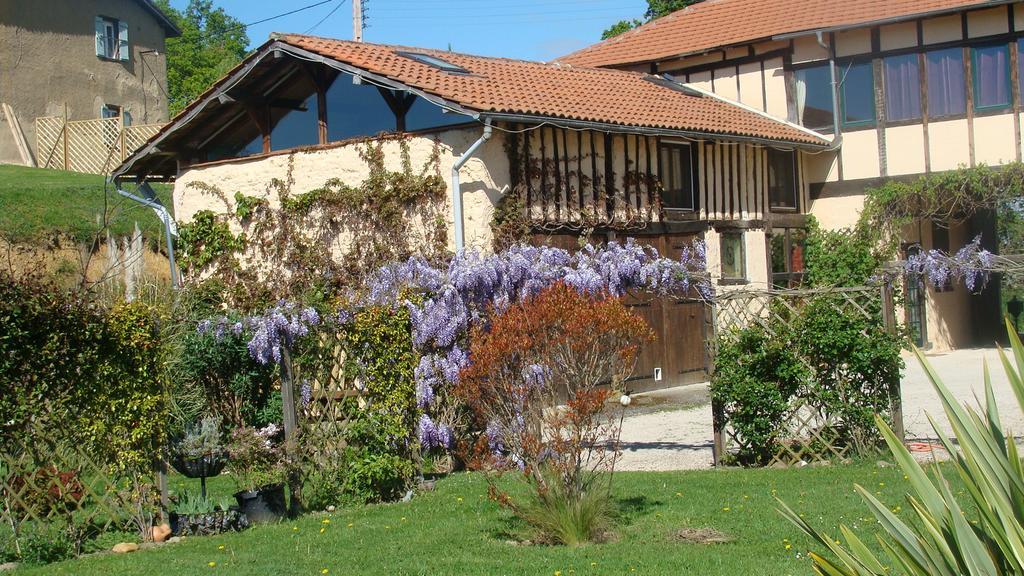 Gite Du Paradis Vieuzos Luaran gambar